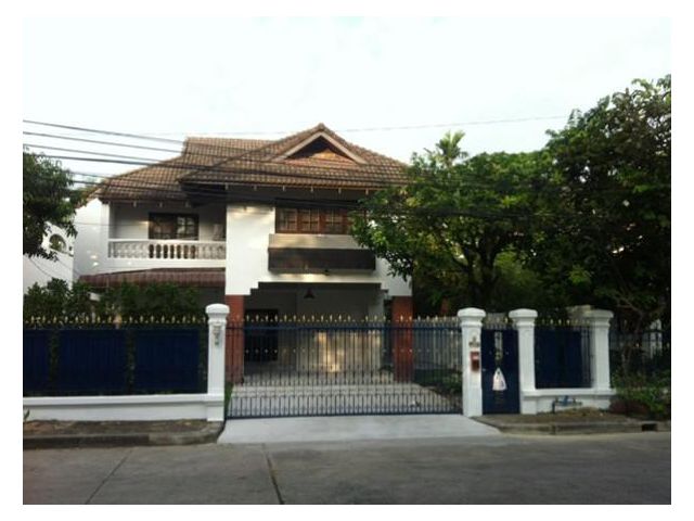 ให้เช่าบ้านเดี่ยวโครงการหมู่บ้านเกศินีวิลล์ รัชดา-เหม่งจ๋าย อยู่บริเวณถนนประชาอุทิศ แยกเหมงจ๋าย ติดกับโรงเรียนนานาชาติ K