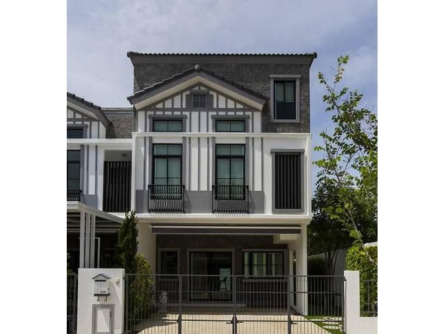 ให้เช่าทาวน์โฮม 2 ชั้น อินดี้ 5 บางนา กม.7 Indy 5 Bangna km.7 ใกล้ Mega & IKEA บางนา ซอยโรงเรียนราชวินิต บางแก้ว ถ.บางนา