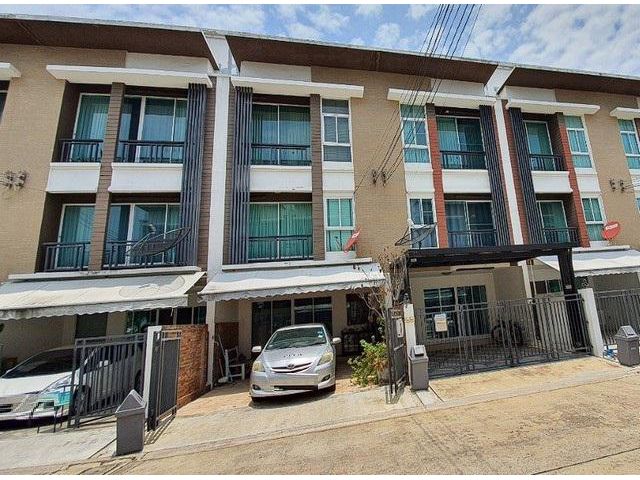 P43-1 ด่วน ให้เช่า บ้าน ทาวน์โฮม  บ้านกลางเมือง โชคชัย 4 ซอย 50 แยก 3  BAAN KLANG MUANG CHOKCHAI 4 ใกล้ รพ.เปาโล ใกล้ตลา