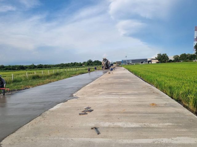 ขายที่ดิน 5-3-66ไร่ เขตEECอ.เมืองฉะเชิงเทราผังสีม่วงจุดสีขาวถนนกว้าง 8-10 เมตรรถคอนเทนเนอร์เข้าออกได้ติดถนน2ด้านเหมาะสร้