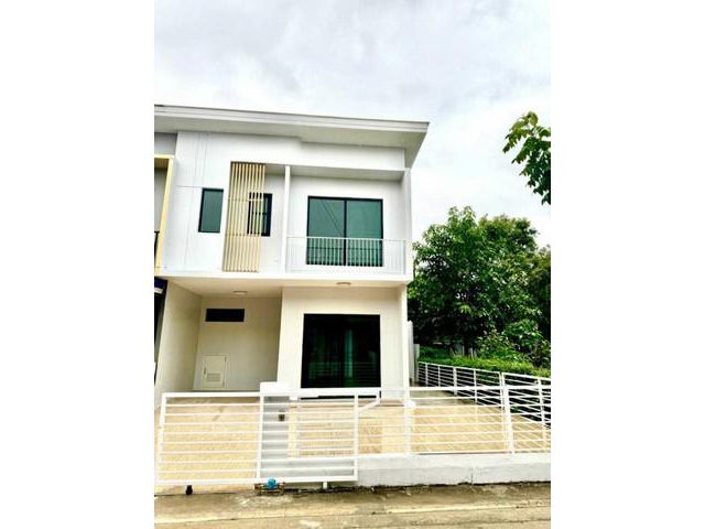 ขายด่วยทาวน์เฮ้าส์เดอะคอนเนคสุวรรณภูมิ2 หลังมุมติดสวน (N.1269)
