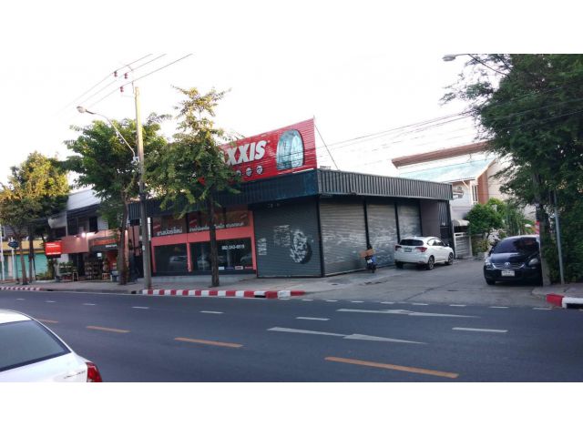 ขายบ้านทำเลการค้าเหมาะเปิดธุระกิจร้านกาแฟ/คลีนิคเสริมความงาน/ร้านอาหาร