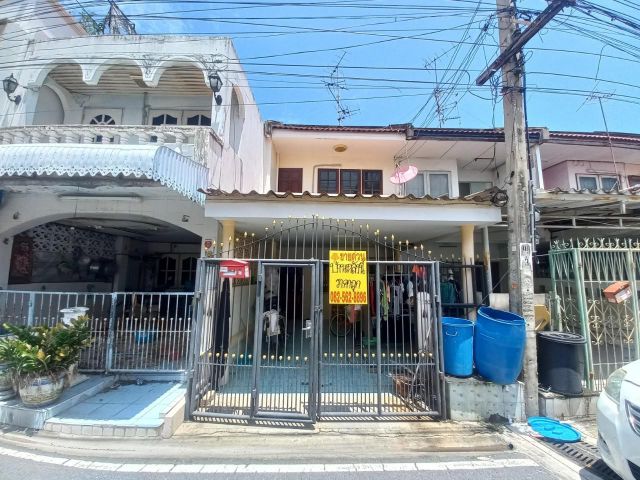 ขายบ้านทาวน์เฮ้าส์ 2 ชั้น หมู่บ้านรัตนาธิเบศร์ บางบัวทอง นนทบุรี