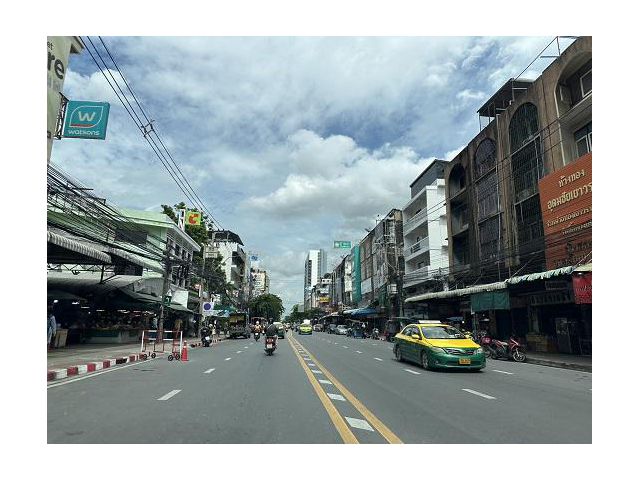 ขายที่ดินเปล่าถมแล้ว ใกล้ BTS อุดมสุข เพียง 3 นาที ใกล้โรงเรียนนานาชาติเบิร์คลีย์