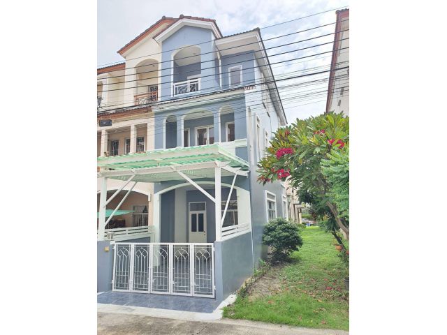 ขายทาวน์โฮมหมู่บ้านเดอะบาลโคนี่โฮม หลังมุม (The Balcony Home) เยื้องสวนหลวงร.9 (N.1371)