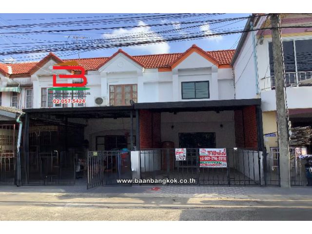 ทาวน์เฮาส์ หมู่บ้าน รุ่งเรืองเฮ้าส์ 1, ติดถนนไสวประชาราษฎร์ เนื้อที่ 20.2 ตารางวา ใกล้ตลาดเอซีลำลูกกาคลอง 4