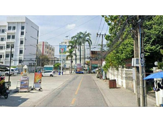 ขายที่ดินพร้อมสิ่งปลูกสร้าง 600 ตรว. ถ.ศรีนครินทร์ ซ.24 ใกล้สถานีรถไฟฟ้า กลันตัน เขตหลวง กรุงเทพๆ