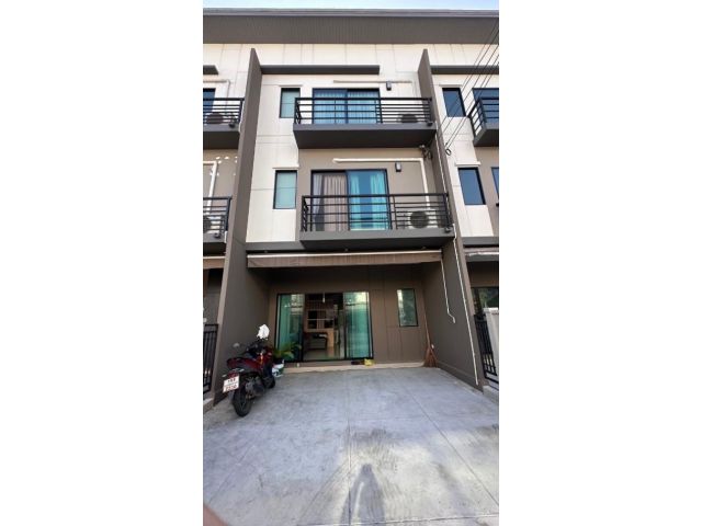 ให้เช่า ทาวน์โฮม M512 บ้านกลางเมือง ศรีนครินทร์-อ่อนนุช 70 ตรม 17 ตรว
