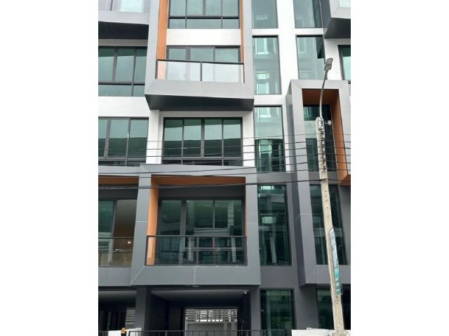 ให้เช่าออฟฟิศโครงการหรูสไตล์ Modern Luxury 5 ชั้น พร้อมลิฟต์แก้วส่วนตัว โครงการ JW Park RAMA 9 – Krungthepkritha (เจ ดับ