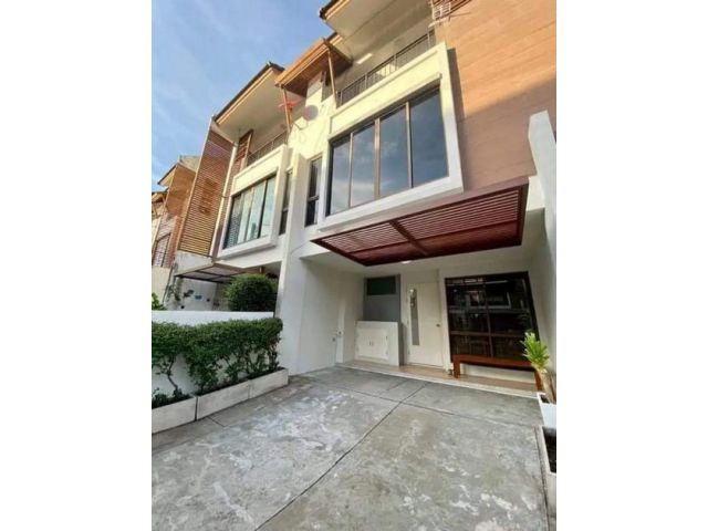 ให้เช่า ทาวน์โฮม เดอะ ไพรเวท สุขุมวิท-บางจาก The Private Sukhumvit-Bangchak  ซอยสุขุมวิท 97/1 ถนนสุขุมวิท