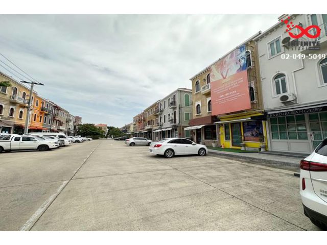 ขายและเช่าโฮมออฟฟิศ 3 ชั้น เวนิส ดี ไอริส วัชรพล ถนนสุขาภิบาล5