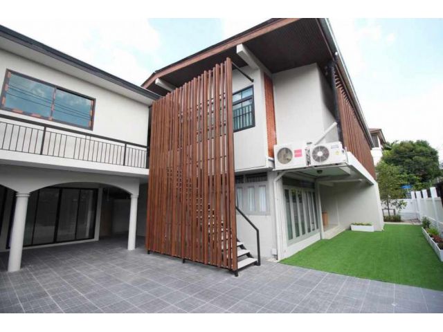 BH10 ให้เช่าบ้านเดี่ยว 2 ชั้น ตกแต่งใหม่ทั้งหมดเฟอร์นิเจอร์อย่างดีโมเดริ์นสไตล์ ลาดพร้าว 6 ห้องนอน