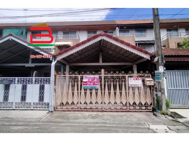 ทาวน์โฮม ซอยนนทบุรี 32 เนื้อที่ 26 ตรว. ถนนสนามบินน้ำ อ.เมือง จ.นนทบุรี