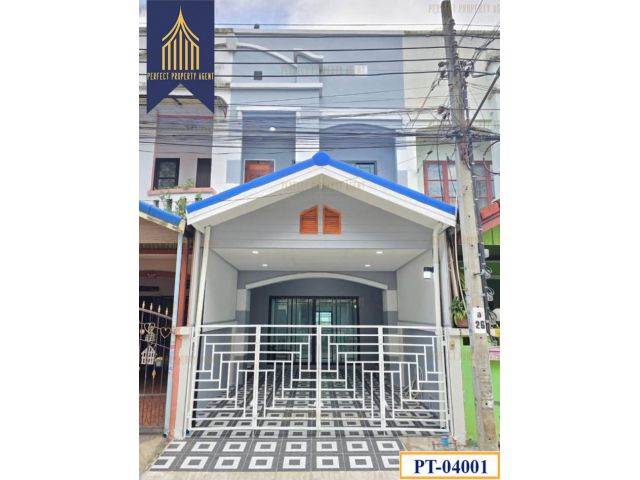 ทาวน์เฮ้าส์พิชาดาตกแต่งใหม่ทั้งหลังเดินทางสะดวกราคาย่อมเยาว์