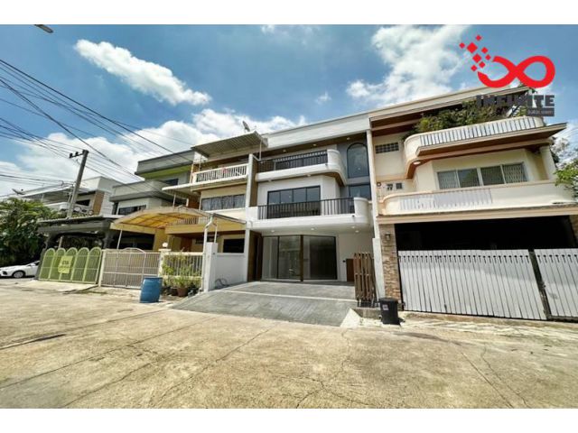 ขายทาวน์โฮม 3ชั้น เกษมสันต์1 ลาดพร้าว ถนนประดิษฐ์มนูญธรรม-โชคชัย4