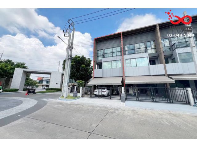 ขายและให้เช่าทาวน์โฮม 3 ชั้น บ้านกลางเมือง วัชรพล บ้านตัวอย่าง เนื้อที่ 27.4 ตารางวา ถนนสุขาภิบาล 5
