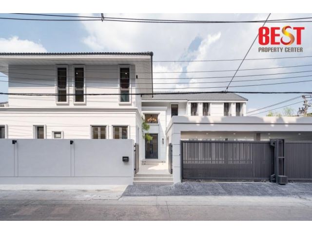 ขาย Pool Villa ต้น ซอย นวมินทร์ 111 แยก 1 วัสดุเกรดพรีเมี่ยม จอดรถ 4 คัน