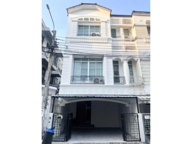ให้เช่า ทาวน์โฮม M597 บ้านกลางเมือง ลาดพร้าว-โยธินพัฒนา 180 ตรม 23 ตรว