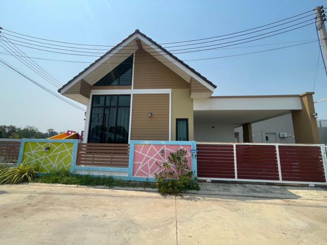 ขายพูลวิลล่า ใกล้ชายหาดชะอำ เฟอร์นิเจอร์ครบ พร้อมเข้าอยู่
