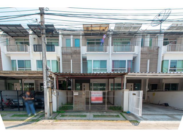 ให้เช่า ทาวน์โฮม บ้านใหม่ พระราม 9 - ศรีนครินทร์ 240 ตรม 20 ตรว