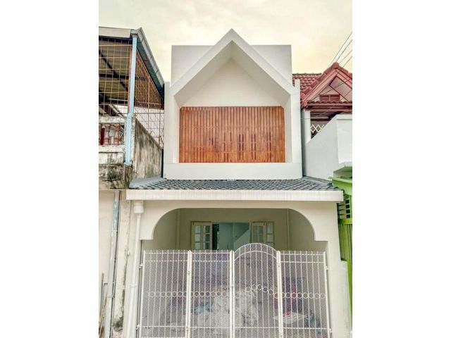 ขาย ทาวน์เฮ้าส์ 2 ชั้น หมู่บ้าน สินธานี 1 นวมินทร์ 93 รีโนเวทใหม่ พร้อมอยู่