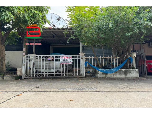 ทาวน์เฮาส์ หมู่บ้าน เรือนสุข 1 เนื้อที่ 18 ตรว. ถนนรังสิต-นครนายก อ.ธัญบุรี จ.ปทุมธานี