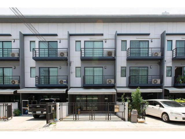 ให้เช่าทาวน์โฮม 3ชั้น บ้านกลางเมือง พระราม 9 - อ่อนนุช