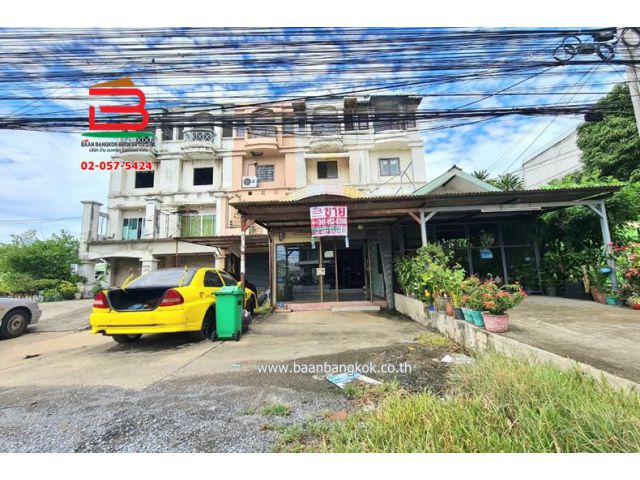 อาคารพาณิชย์ หมู่บ้าน เศรณีวิลล่า เนื้อที่ 19 ตรว. ถนนบ้านกล้วย-ไทรน้อย อ.บางบัวทอง จ.นนทบุรี