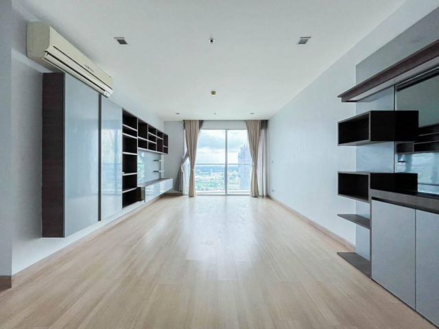 ️ขายคอนโด 2 นอน วิวแม่น้ำ️  Sky walk residence condominium  ใกล้ BTS พระโขนง 92 ตรม. ชั้น 33