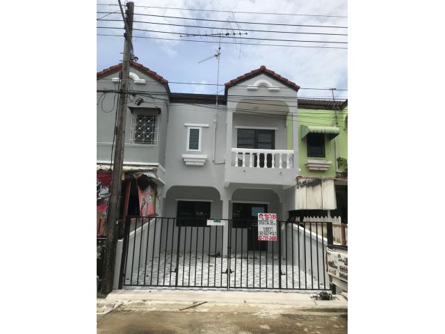 ขายทาวน์เฮ้าส์ 2 ชั้น หมู่บ้านธารินทร์รังสิต คลอง2 ซอย1 บ้านสวย พื้นที่รวม 18 ตารางวา พื้นที่ใช้สอย 140 ตารางเมตร