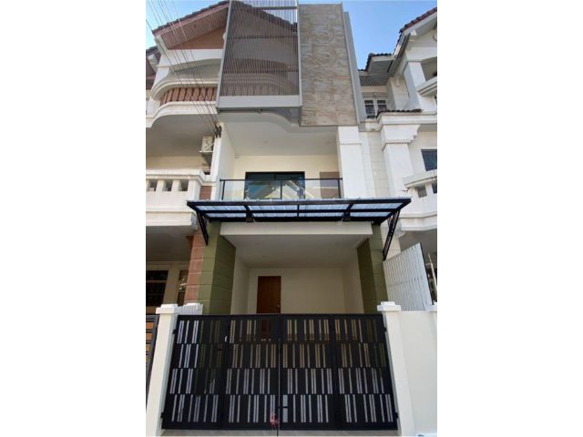ขายทาวน์โฮม 3 ชั้น หมู่บ้านนันทนาการ์เด้น สไตล์ Modern Loft & Mid-Century รีโนเวทใหม่ทั้งหลังใกล้ MRTและเซ็นทรัลแจ้งวัฒนะ