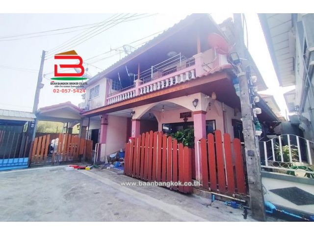 บ้านแฝด หมู่บ้าน อยู่สบาย เนื้อที่ 20 ตรว. ถนนเลียบคลองระพีพัฒน์, ใกล้นิคมนวนคร ถนนพหลโยธิน ตำบคลองหนึ่ง อำเภอคลองหลวง จังหวัดปทุมธานี