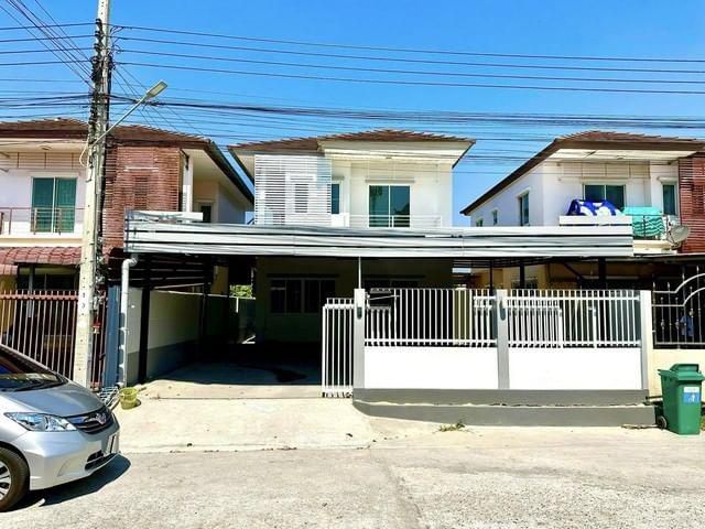 ให้เช่าบ้านเดี่ยว ซอยถนนคุ้มเกล้า ใกล้ถนนเจ้าคุณทหาร รีโนเวทใหม่ทั้งหลัง ตรงข้ามตลาดคุ้มเกล้า