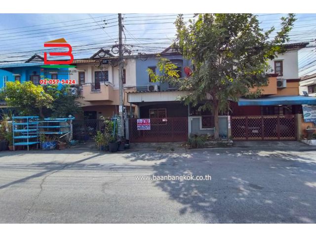 ทาวน์เฮาส์ หมู่บ้าน เค.ซี.คลัสเตอร์ รามอินทรา 7 เนื้อที่ 24 ตรว. ถนนหทัยราษฎร์ เเขวงสามวาตะวันตก เขตคลองสามวา กรุงเทพ