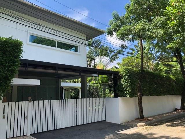 ขายบ้านเดี่ยวหัวมุม 2 ชั้น โนเบิล จีโอ วัชรพล  ขนาดเนื้อที่ 105.6 ตร.วเดินทางสะดวกใกล้รถไฟฟ้าสายสีชมพู