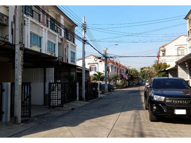 ขายทาวน์เฮ้าส์ หมู่บ้านเดอะแพลนท์ ซิตี้ ซอยนวมินทร์ 86 ถนนนวมินทร์ เขตบึงกุ่ม กรุงเทพมหานคร