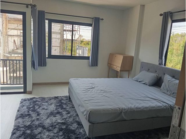 SELLING NEWLY TOWN HOUSE 3 BEDS VERY NICE LOCATION AT PATHUMTHANI