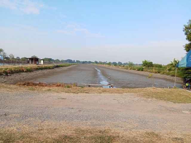 LadKraBang Land for sale on KhumKlao Road 47 rai 381 wah by Owner