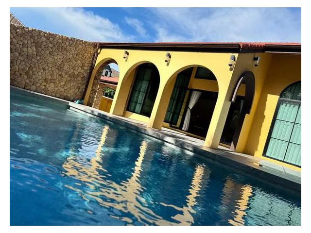 ขายบ้านพูลวิลล่า Pool Villa เนื้อที่ 192 ตารางวา พร้อมสระว่ายน้ำ ใกล้หาดจอมเทียน พัทยา