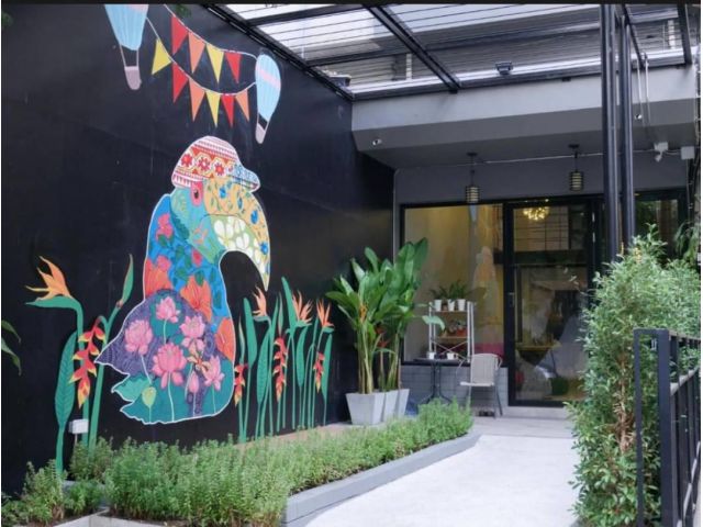 ขาย Hostel เป็นอาคารพานิชย์5ชั้น หน้ากว้าง 4 เมตร ปลอดภัยด้วยระบบคีย์การ์ดในการเข้าออกอาคาร ตัวอาคารโปร่งโล่งอากาศถ่ายเท