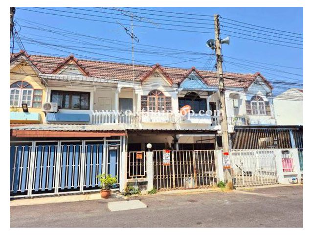 ทาวน์เฮ้าส์ หมู่บ้านนวลจันทร์ ใกล้สี่แยกเอราวัณ อ.เมือง จ.ลพบุรี