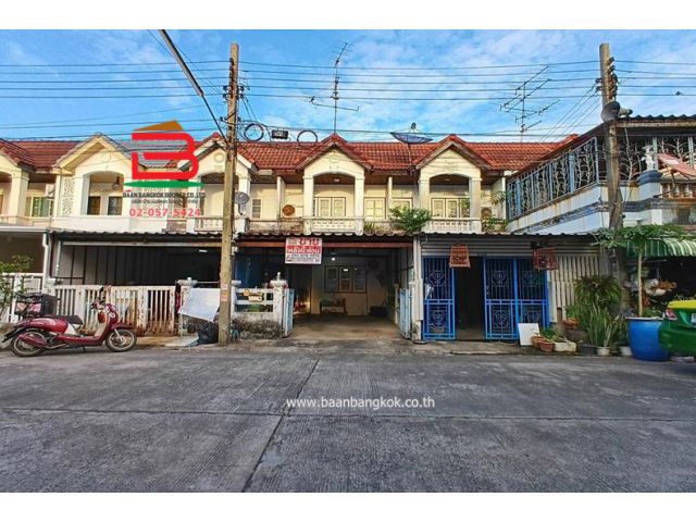 ทาวน์เฮาส์ หมู่บ้าน อรุณธร ออเงิน (สุขาภิบาล 5 ซอย 45) เนื้อที่ 17 ตรว. ถนนสุขาภิบาล 5 แขวงออเงิน เขตบางเขน กรุงเทพฯ