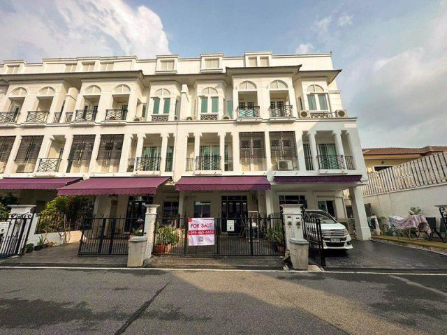 ขาย ทาวน์โฮม หมู่บ้านลีออง สุขุมวิท 62   ใกล้ทางด่วนเพียง 250 ใกล้บีทีเอส บางจาก ขายถูกที่สุดในโครงการ