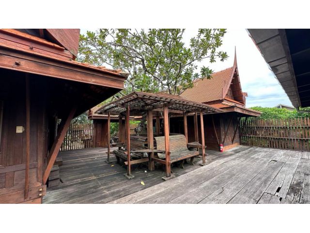 ขายบ้านเรือนไทย ติดแม่น้ำท่าจีน โฉนด 4 แปลง เนื้อที่รวม 7 – 1 – 88 ไร่