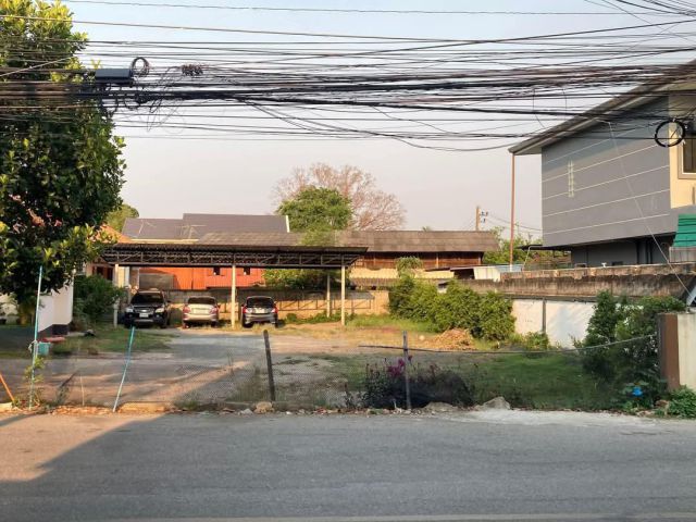 ขายที่ดินตำบลหนองจ๊อมสันทรายใกล้แยกหนองจ๊อมพร้อมโอน