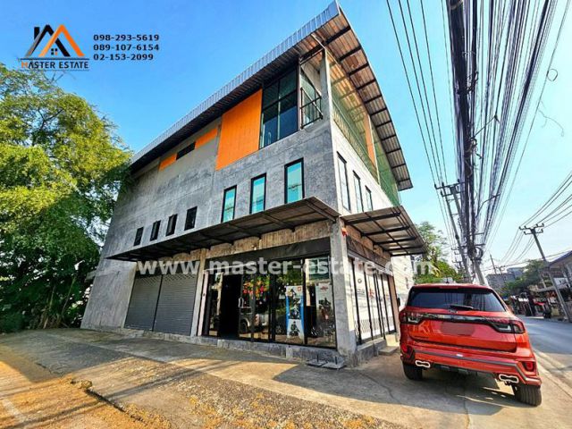 ให้เช่าอาคารสำนักงาน เนื้อที่ 200 ตรม. ซ.รามอินทรา 65 สวย-สะอาด พร้อมที่จอดรถรอบอาคาร DESIGN MODERN กั้นห้องกระจก 1 ห้อง