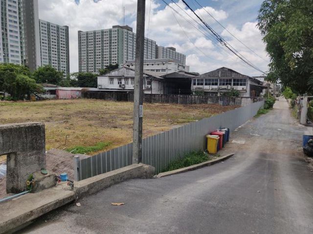 ขายที่ดินเปล่า 2 ไร่ (แปลงสุดท้าย) ซอยเพชรเกษม 98/1 ถนนซอยกว้าง 4 เมตร  ที่ดินรูปสี่เหลี่ยมผืนผ้า (ด้านหน้าหันทิศตะวันตก