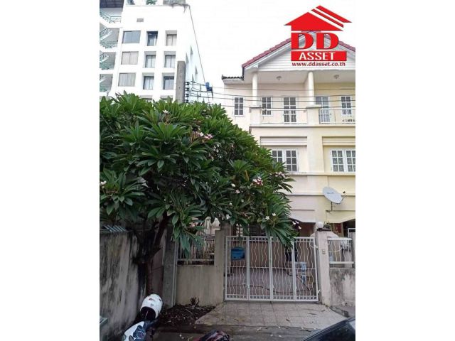 ขาย ทาวน์โฮม 3 ชั้น หมู่บ้านไหมไทย ศรีนครินทร์40  (Baan Mai Thai Srinakarin40) ตรงข้ามห้างซีคอนสแควร์
