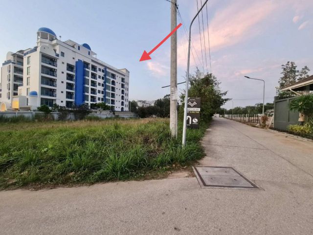 R68-079ขายด่วนที่ดินใกล้ชายหาดบางเสร่  สามารถเดินไปชายหาดได้ใช้เวลา 3 นาที ระยะทาง1.4กม.ขนาดเนื้อที่1-2-91 ตรว.ค่ะ ที่ดินแปลงสวย  ทำเลพลุกพล่