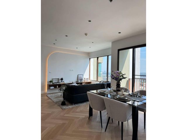 The Emporio place Sell 18.5 MB  101.1X SQM.  สุขุมวิท 24  REF NO. 2025U124  Urgent!!